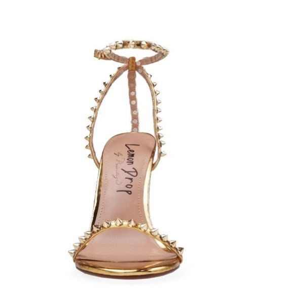 Heels - Picture 5 of 6